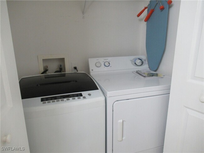 Foto del edificio - 1170 Reserve Way