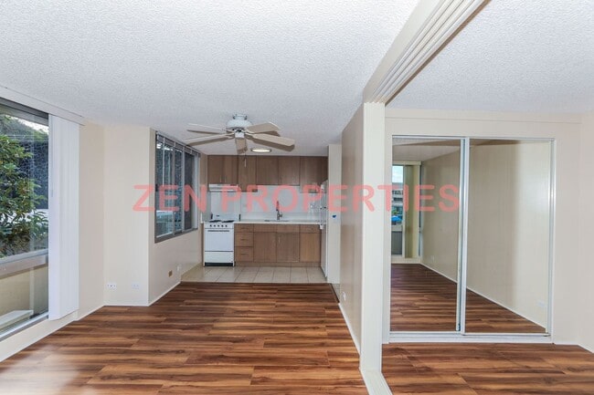 Building Photo - 2 bedroom, 1 bath unit with 1 parking stal...