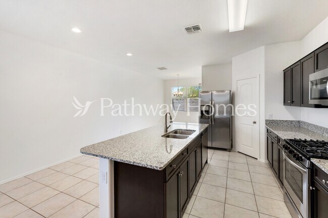 Foto del edificio - 31006 W Picadilly Rd