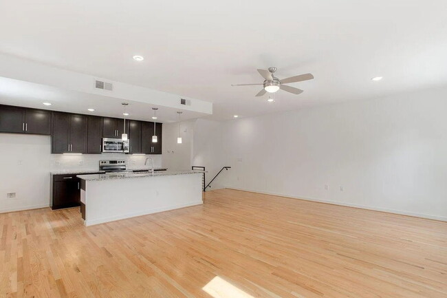 Photo - 1212 Porter St Townhome