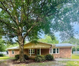 Building Photo - 4240 Buck Dr
