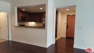 Building Photo - 1726 S Bentley Ave