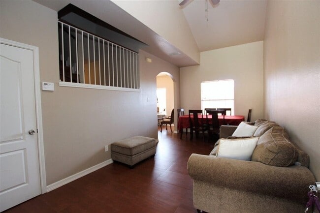 Building Photo - 510 Shiloh Dr