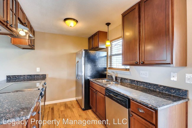 Building Photo - 16908 Blue Mist Cir