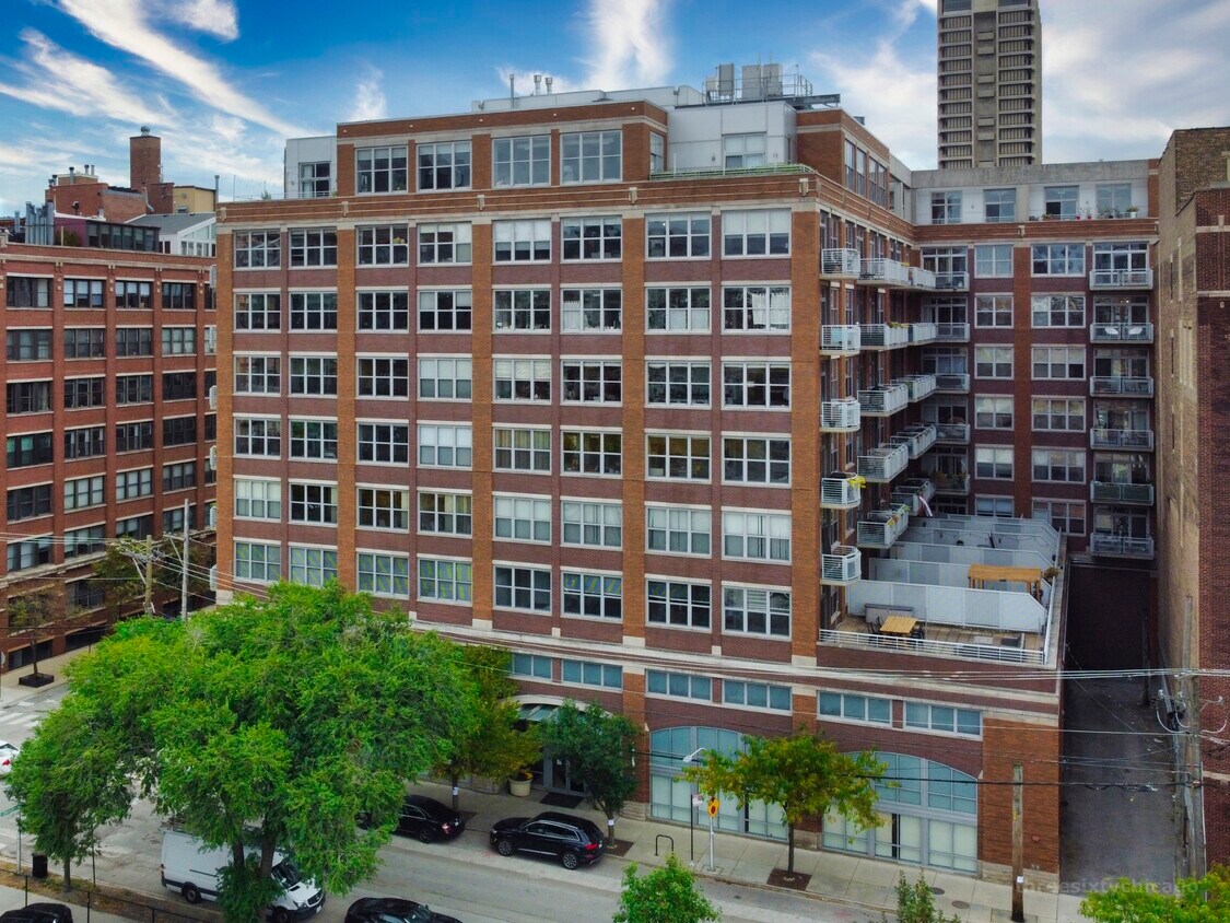 Primary Photo - 933 W Van Buren St