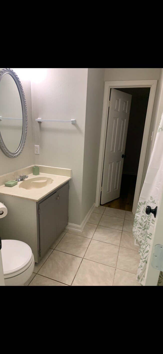 Foto del edificio - 14732 Hooper Rd