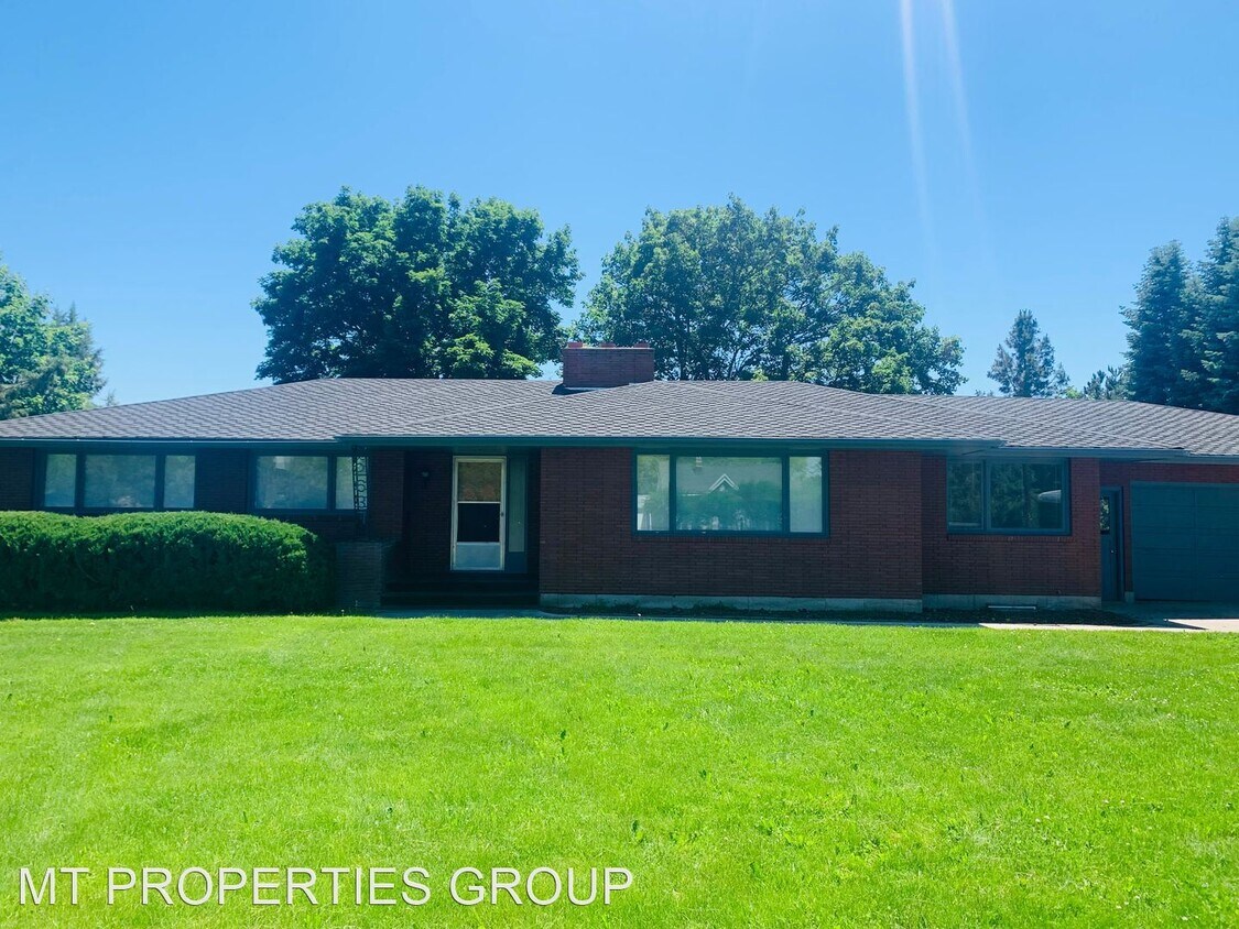 Primary Photo - 4 br, 2.5 bath House - 2637 S. 3rd St. W
