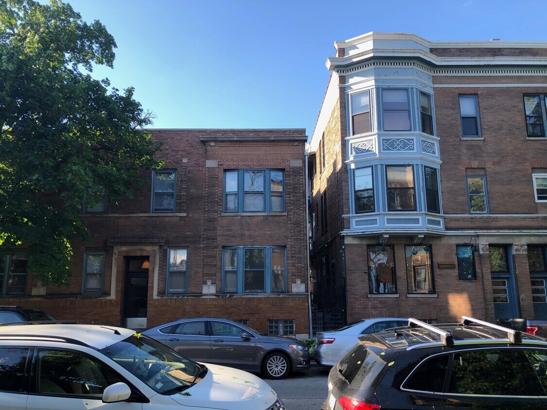 Foto principal - 1208 W Nelson St