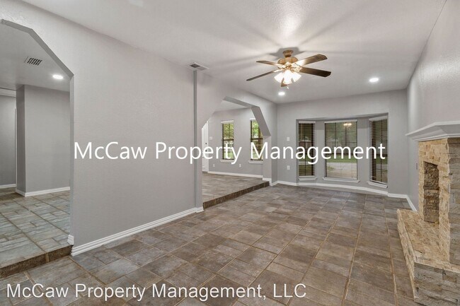 Building Photo - 3 br, 2 bath House - 313 E. Carolyn Dr.