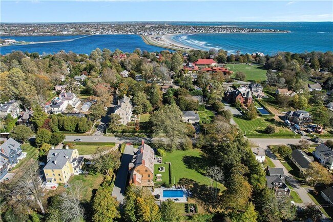 Foto del edificio - 7 Red Cross Ave