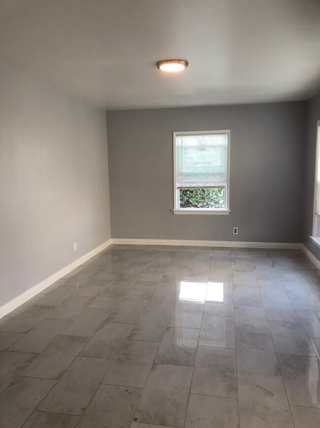 Building Photo - 15814 S Normandie Ave