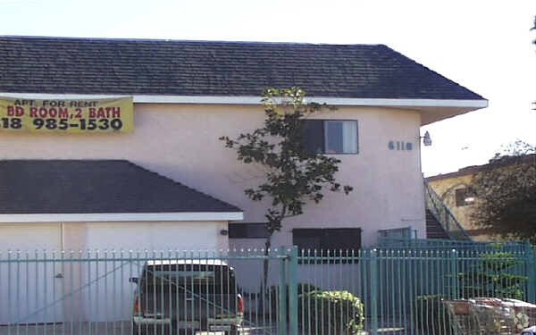 Foto del edificio - 6118 Hazelhurst Pl
