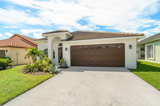 Foto del edificio - 2602 Country Golf Dr