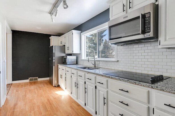 Apt#2 kitchen - 683 Fry St