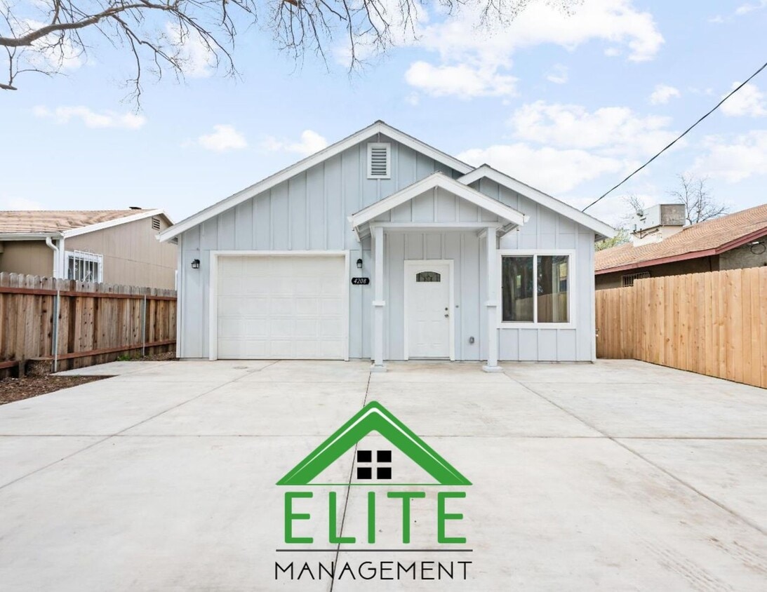Primary Photo - Charming 3-Bedroom, 2-Bath Home in Prime S...