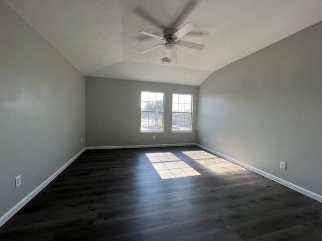 Building Photo - 19451 Nasworthy Dr