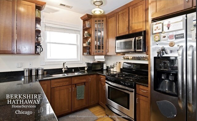 Foto del edificio - 1319 N Wicker Park Avenue