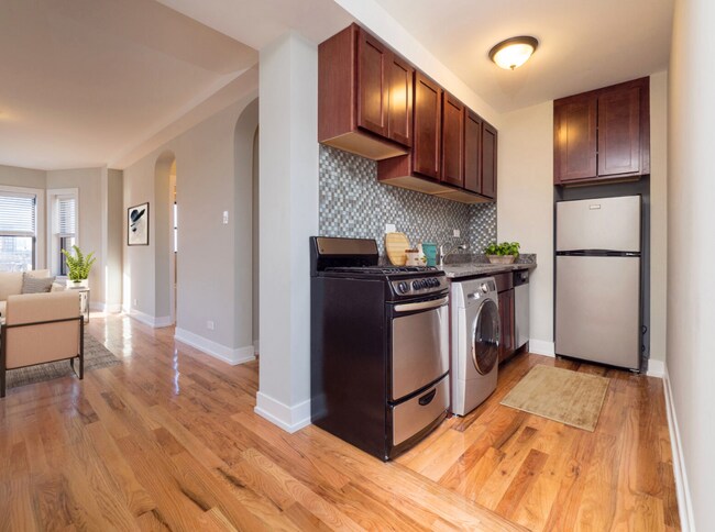 Foto del edificio - 556 W Arlington Pl