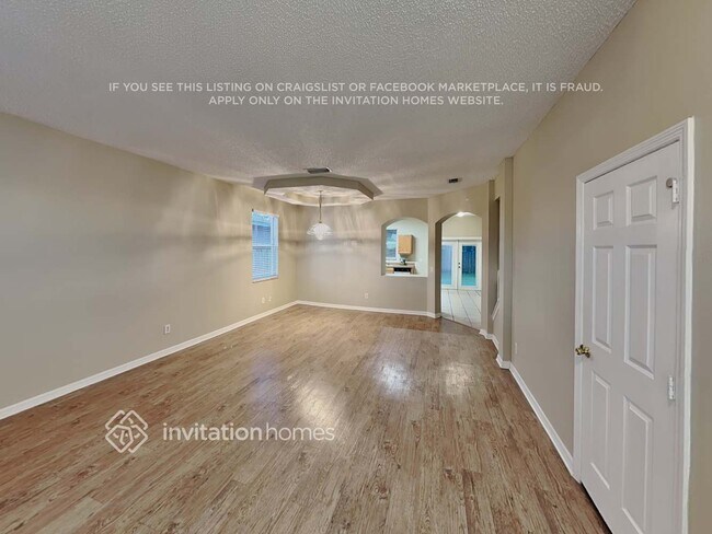 Foto del edificio - 345 Oak Springs Dr