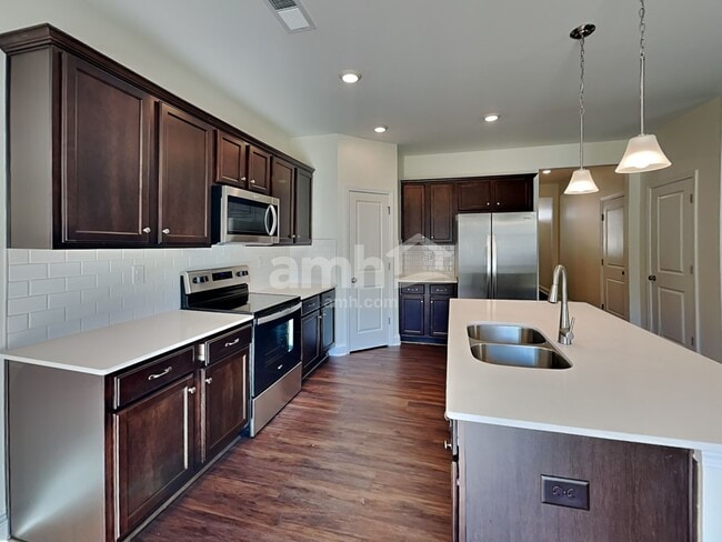 Building Photo - 7416 Garrett Ct