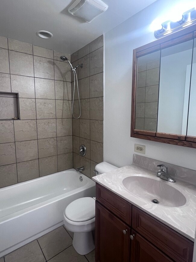 Building Photo - 5778 S Archer Ave