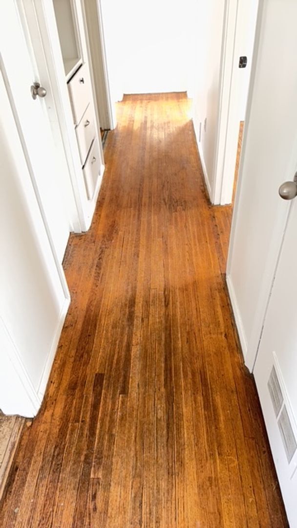 Foto del edificio - Centrally located in the NE Heights 4 bedroom, 1 3/4 Bath 1900 square feet.