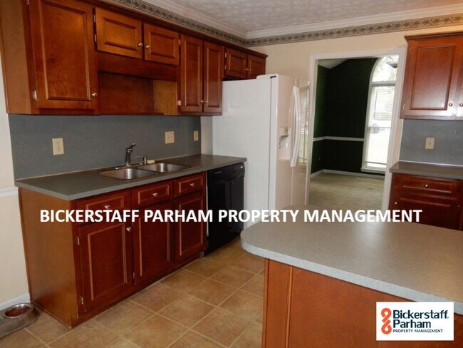 Foto del edificio - Located off of Warm Springs Road!