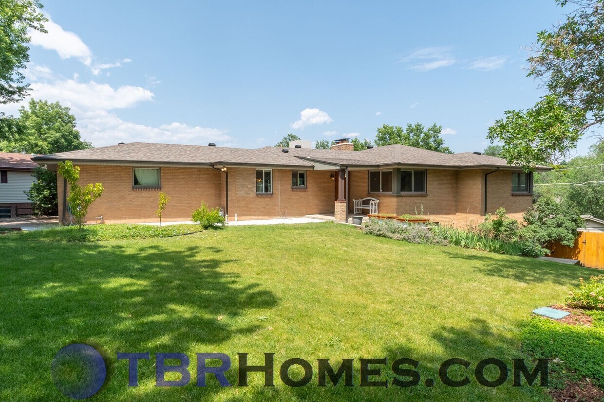 Foto principal - 8635 W Tennessee Pl
