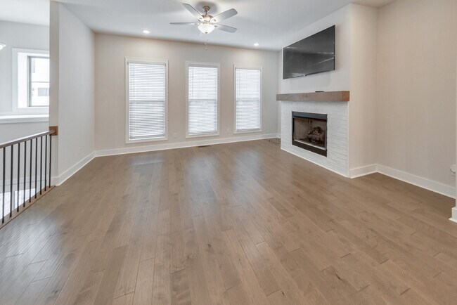 Foto del edificio - 413 Bishop Ln