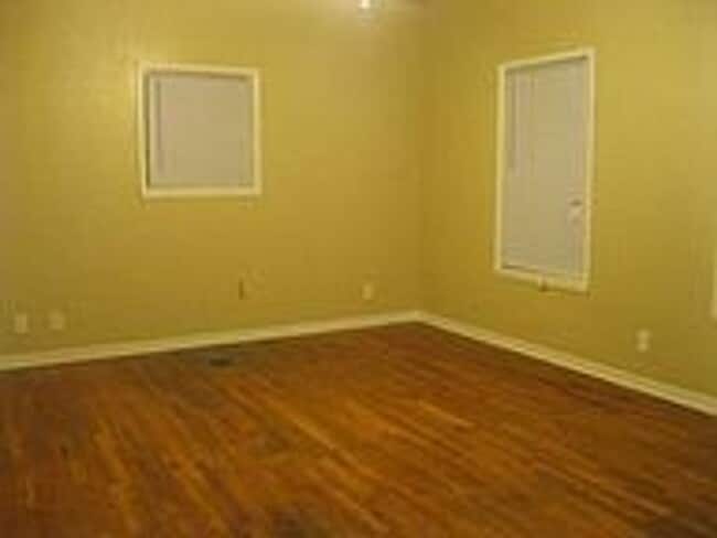 Building Photo - 5 Bedroom/ 3 Bathroom close to Tech!