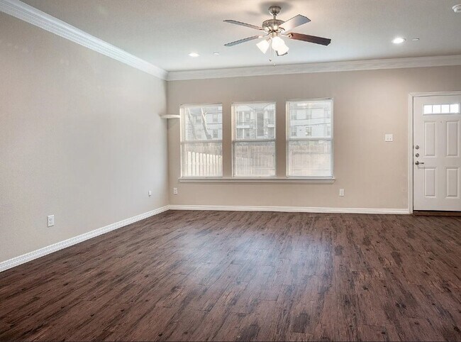 Foto del edificio - 117 Springtree St