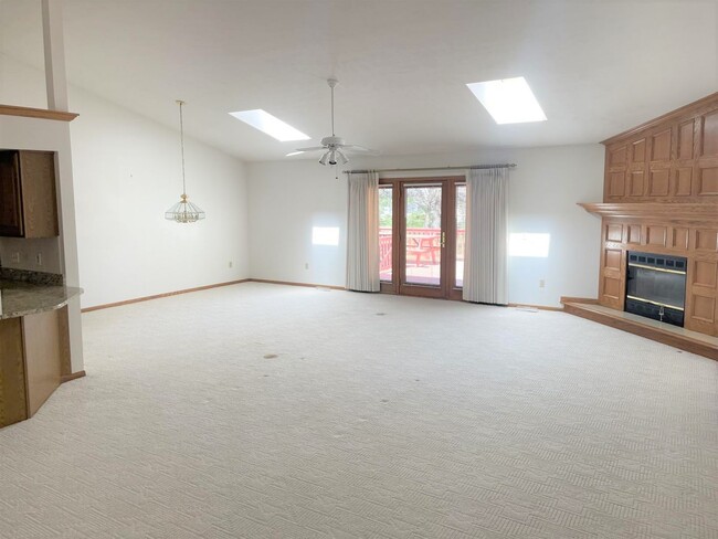 Building Photo - 3725 Mercedes Pl