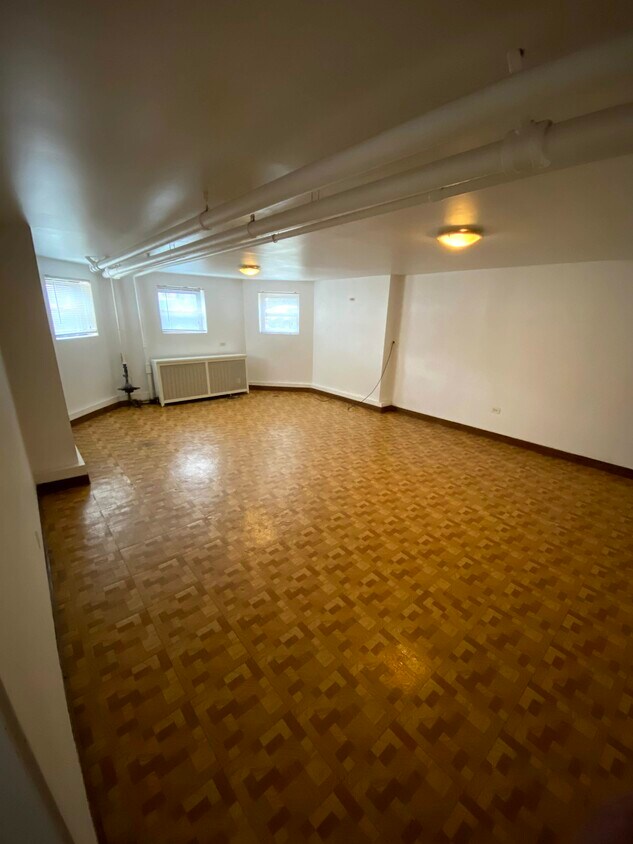 Primary Photo - 3739 N Lawndale Ave