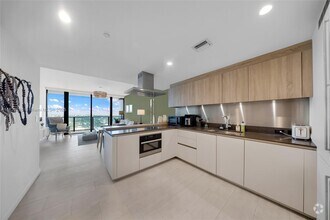 Building Photo - 1000 Brickell Plaza