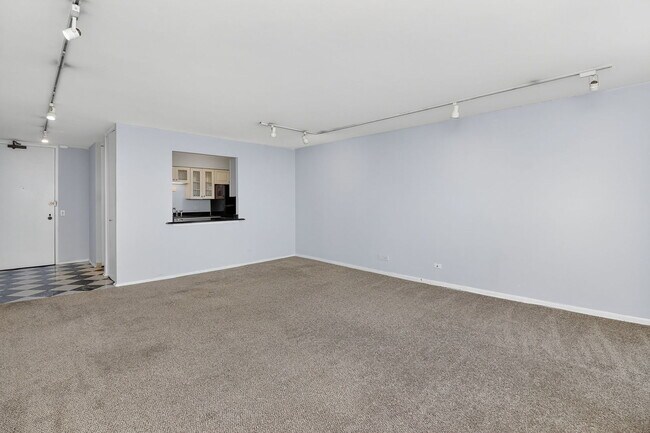 Foto del edificio - 2500 N Lakeview Ave