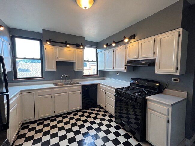 Foto del edificio - 5329 Holmes St