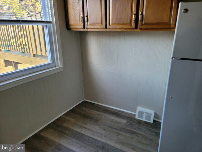 Building Photo - 3839 Brunswick Ave