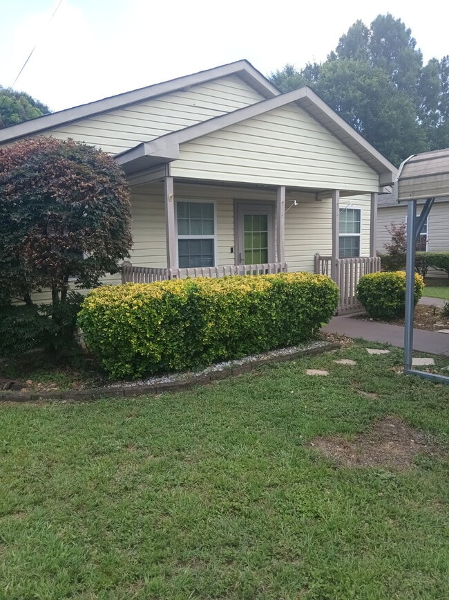 Front - 206 Orchard Way