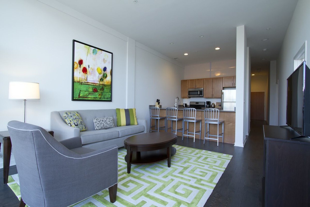 Foto principal - 1540 W Fullerton Ave