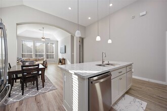 Building Photo - 12610 Woodbourne Forest Dr