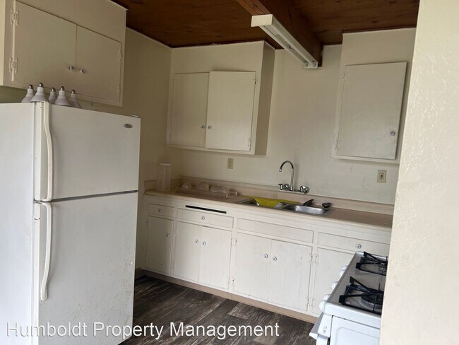 Building Photo - 3 br, 1 bath House - 1757 Cecil Avenue