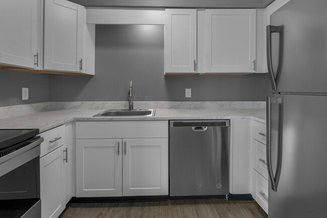Building Photo - Lakeside Studio Apartments