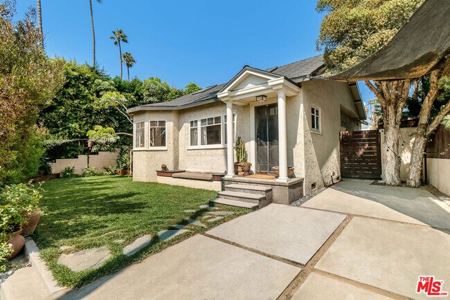 Building Photo - 1414 Oakwood Ave