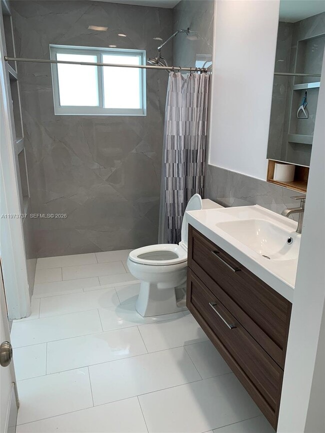 Foto del edificio - 4411 W Broward Blvd