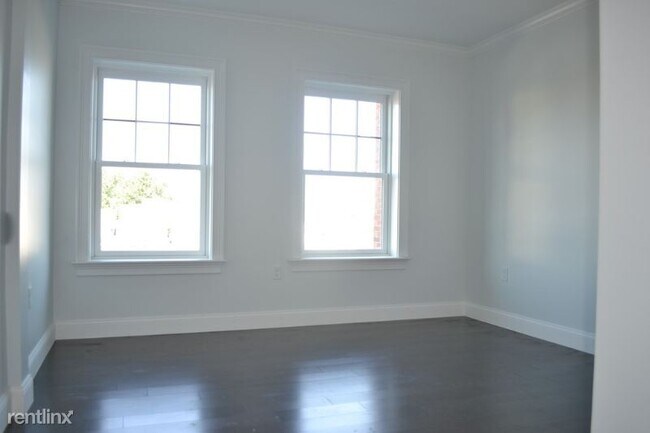Foto del edificio - 730 E Broadway