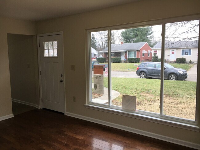 Building Photo - **BEAUTIFULLY REMODELED 2-BEDROOM HOME W/ 2-CAR GARAGE!!**