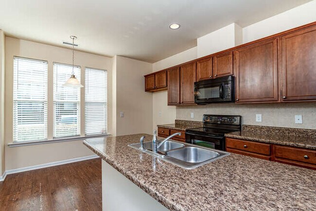 Building Photo - 6603 Clarksburg Pl