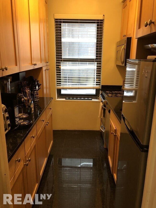 Foto del edificio - 141 E 56th St