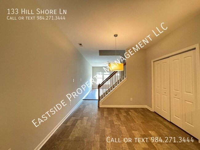 Foto del edificio - 133 Hill Shore Ln