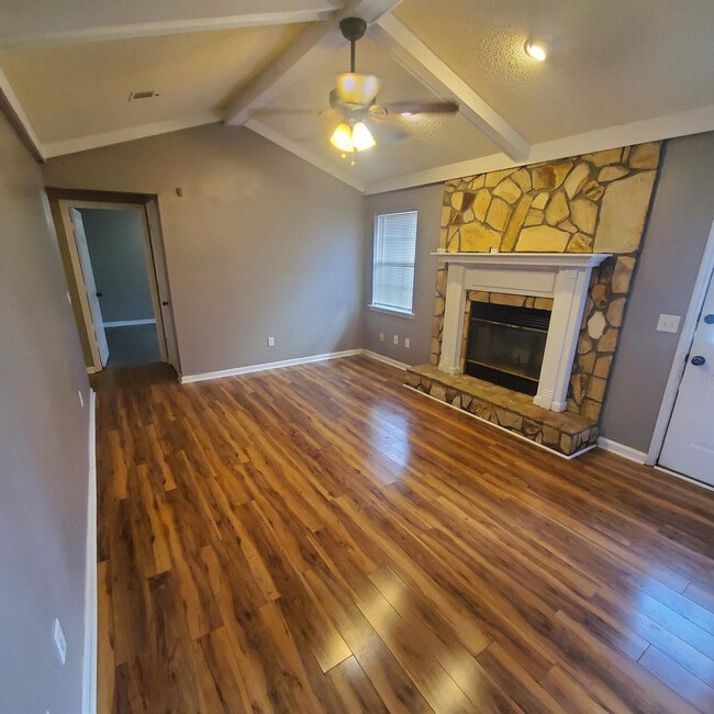 Building Photo - 953 Wedgewood Way